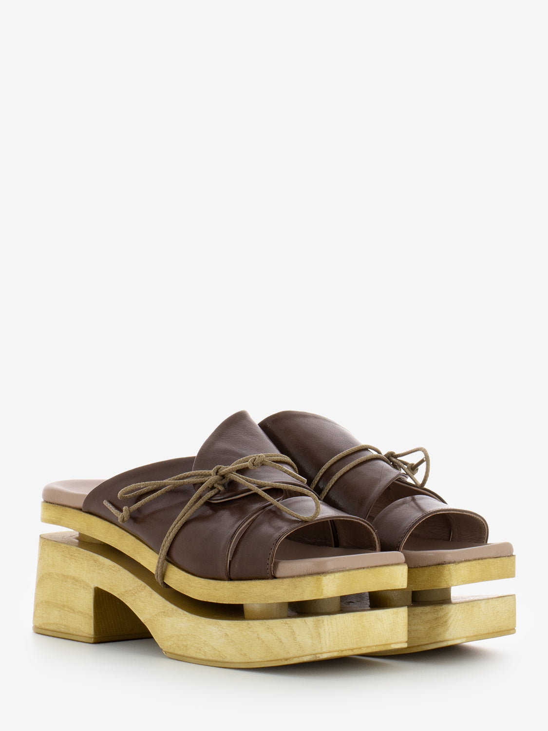 Kite clog in choco leather