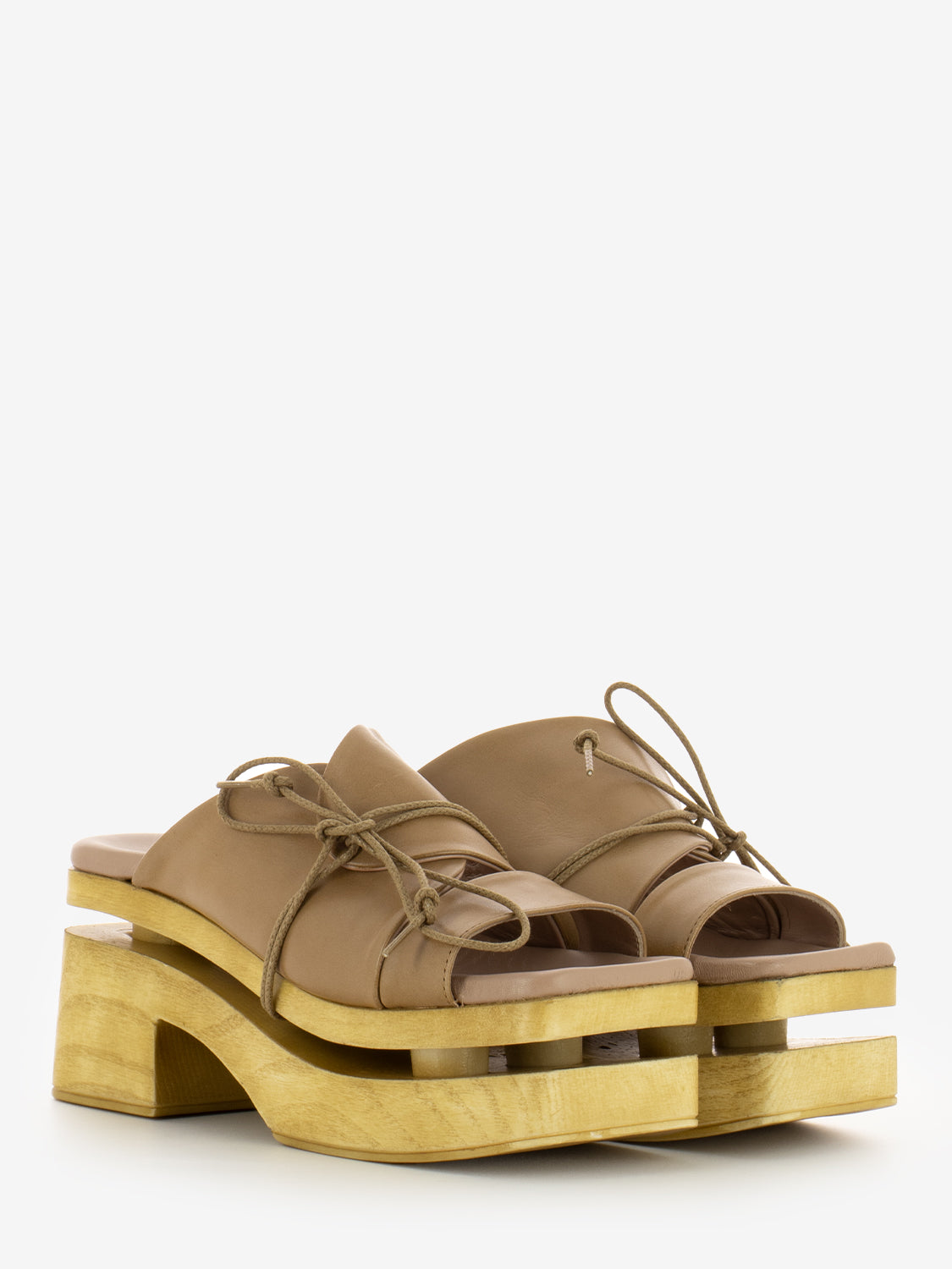Kite sand leather clog