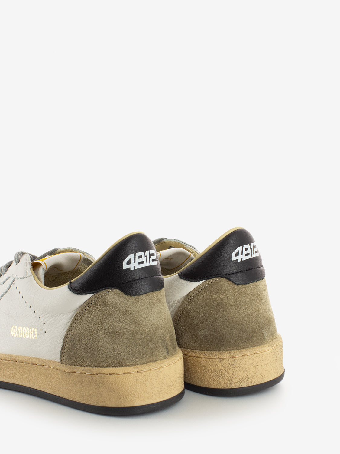 Play taupe / white / black sneakers