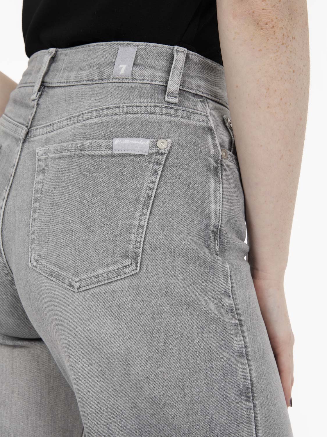 Lotta Panalu light grey jeans