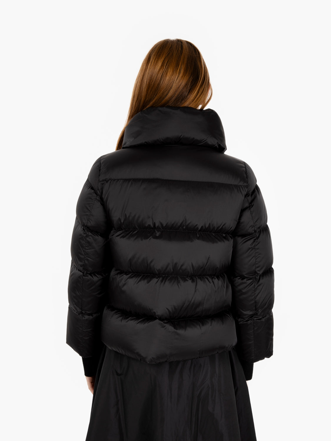 Piumino corto con collo alto black