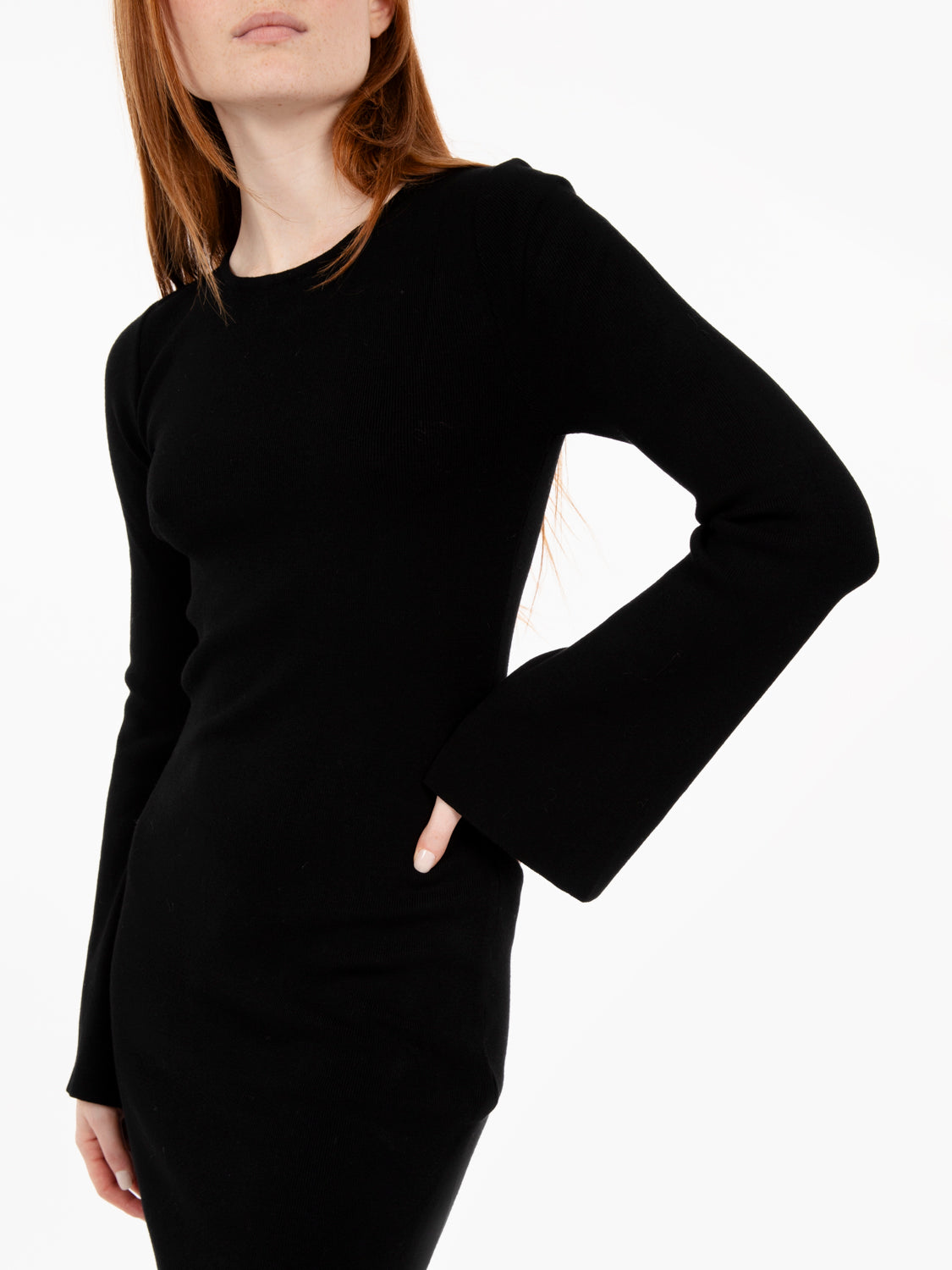 Abito cut out con ring nero
