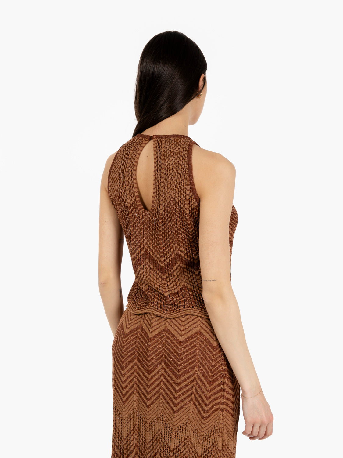 Top smanicato fantasia zig zag cammello
