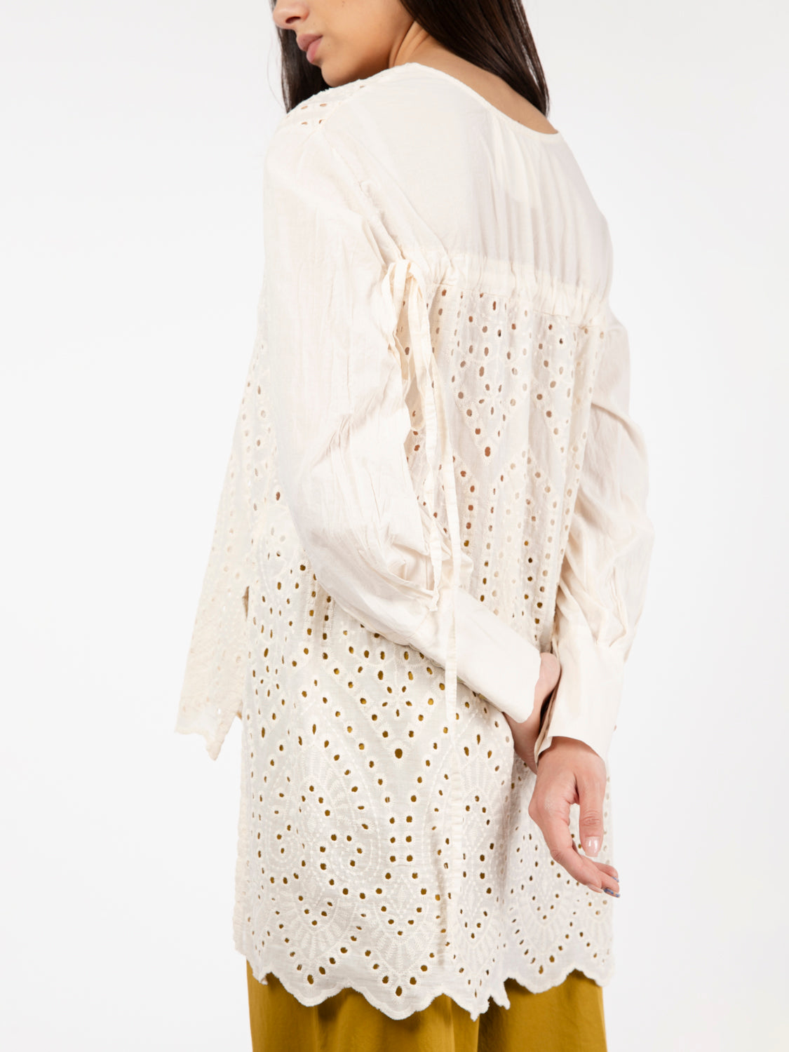 Blusa in sangallo burro