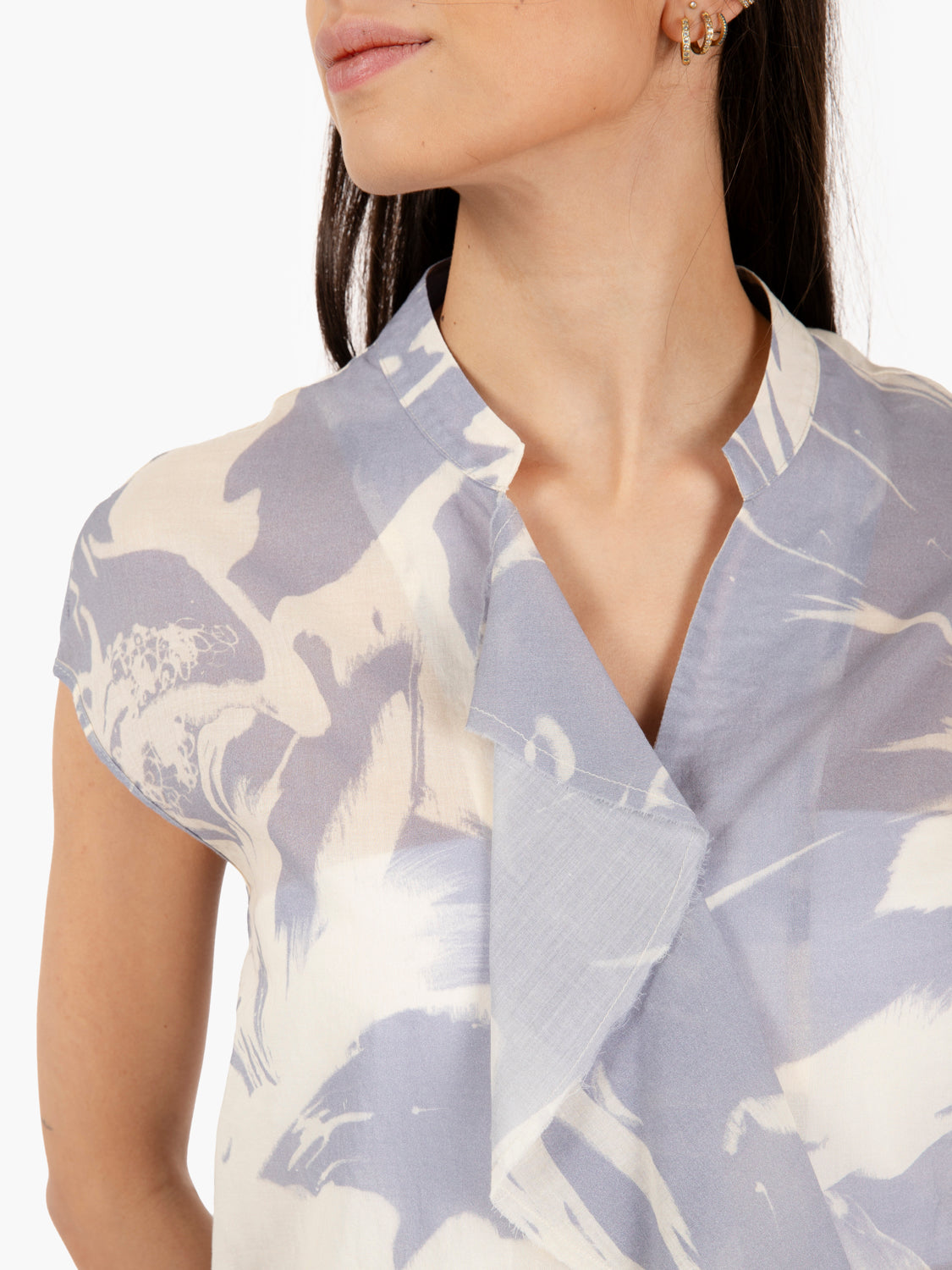 Camicia con volants azzurro