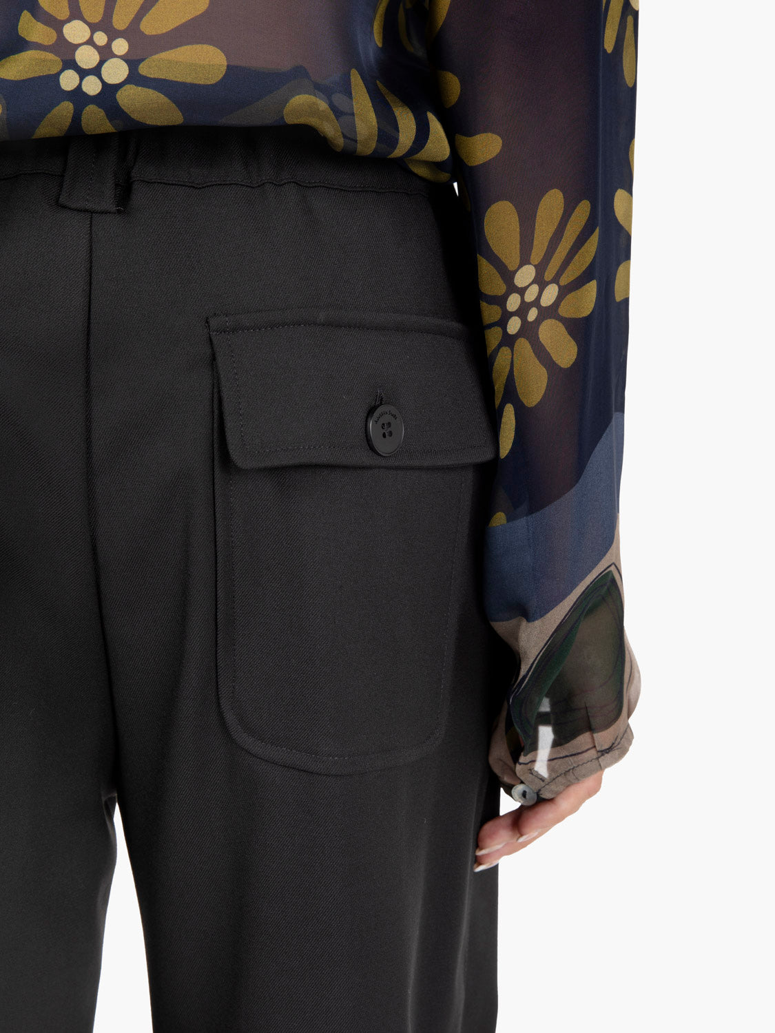 Pantaloni carrot fit neri