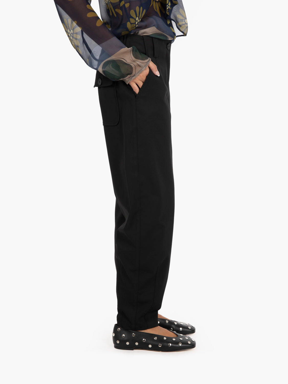 Pantaloni carrot fit neri