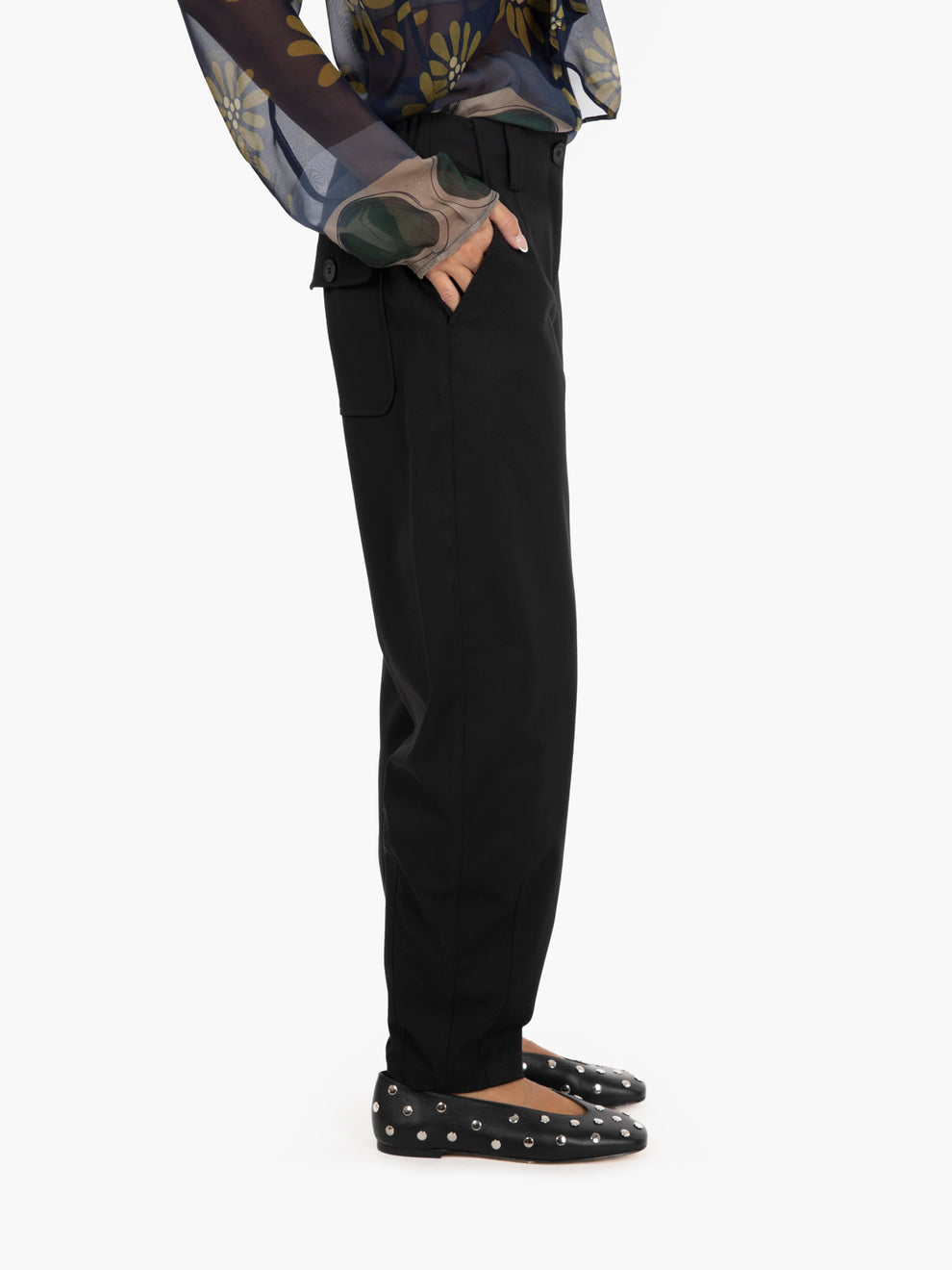 Black carrot fit trousers
