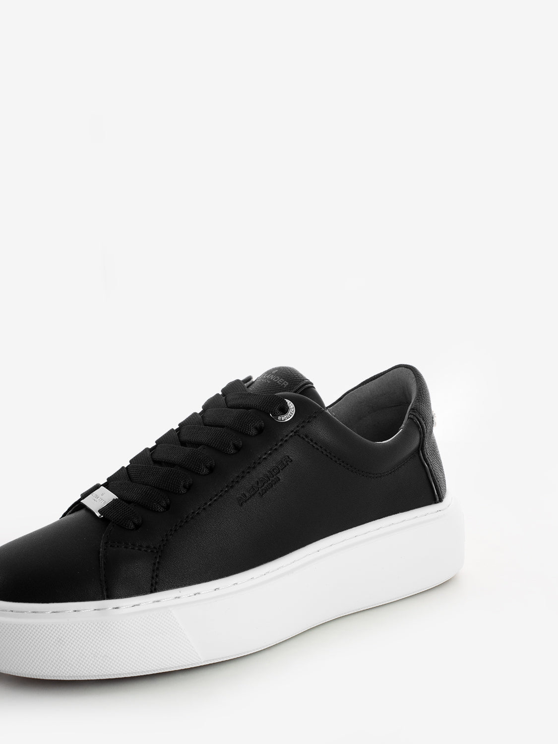 London High W black