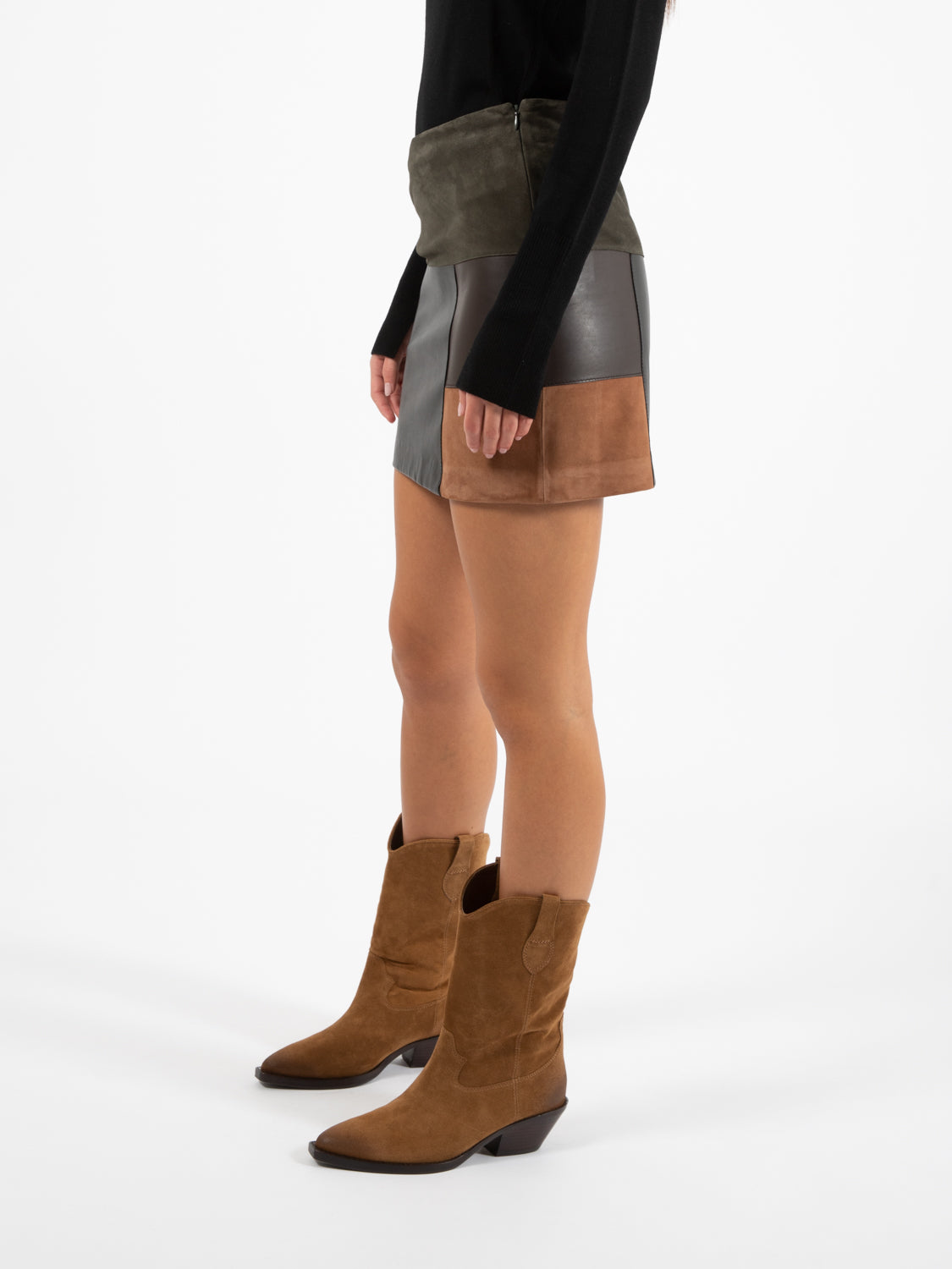 Minigonna con patch in pelle multicolor