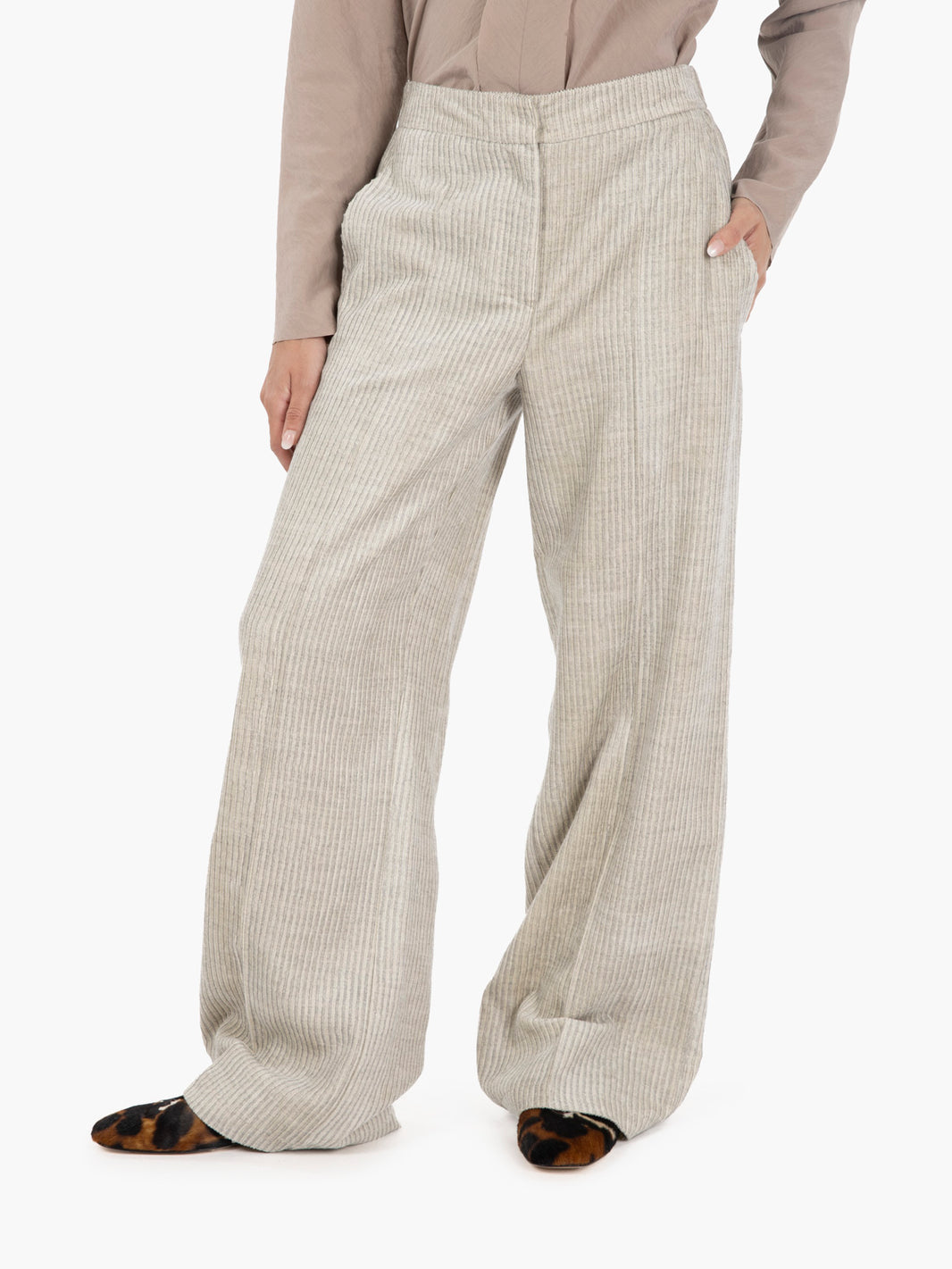 Wide pearl velvet trousers