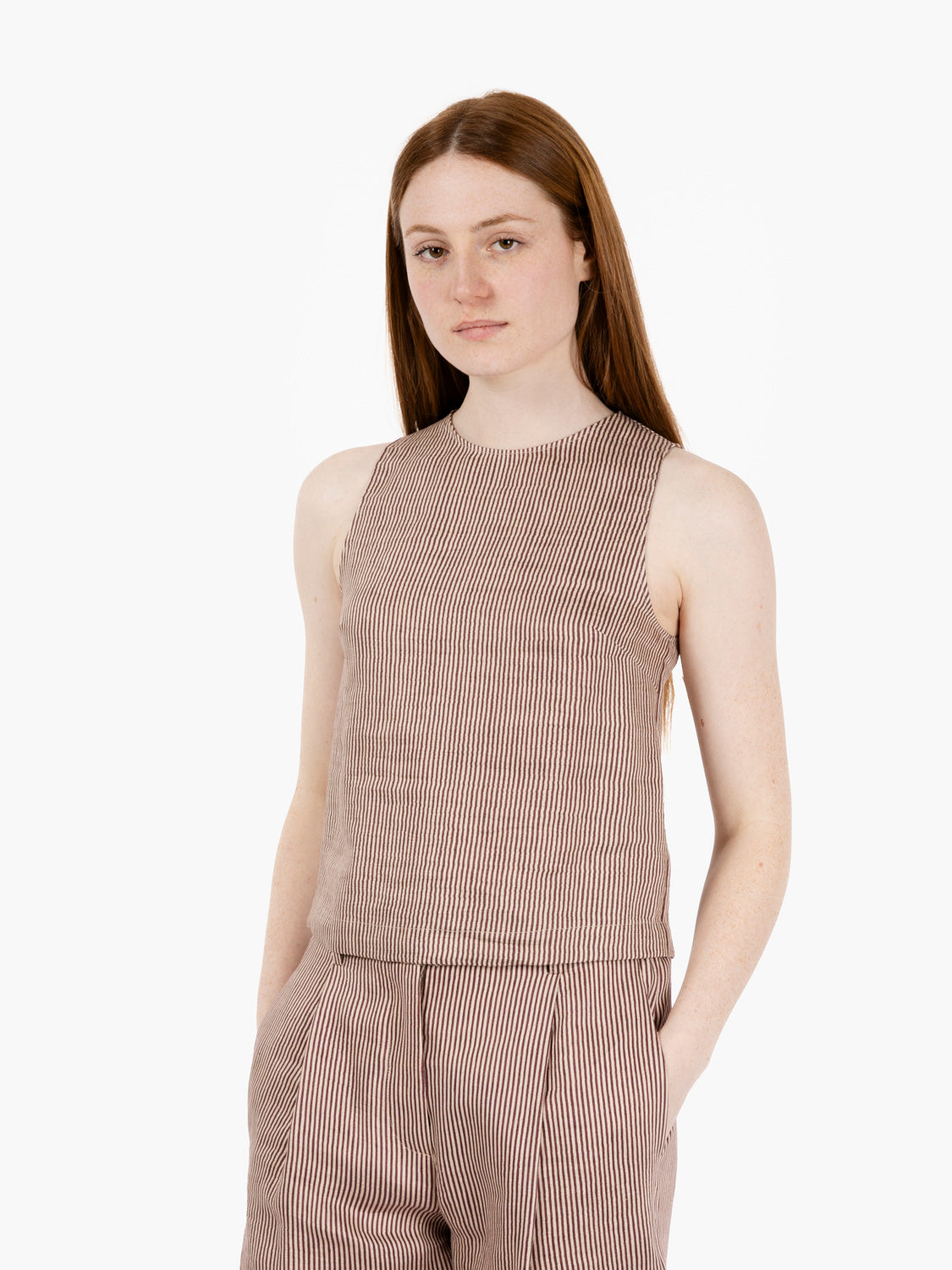 Top smanicato in lino micro stipes barolo