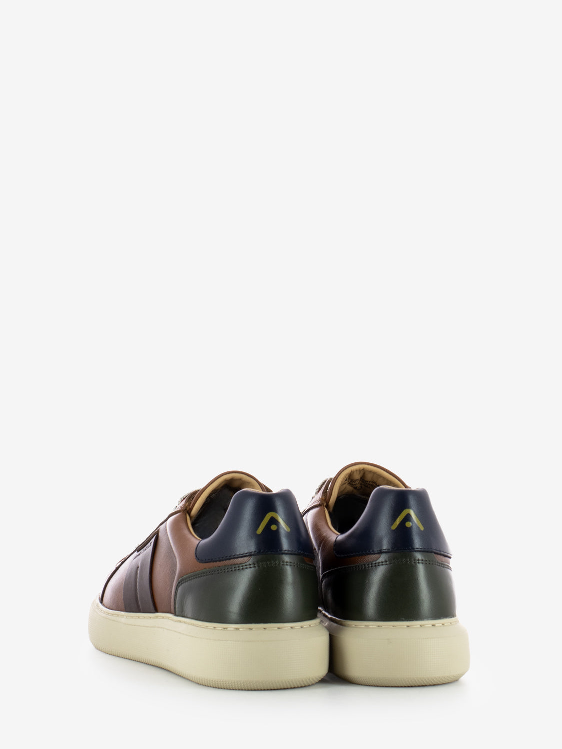 Camel leather sneakers