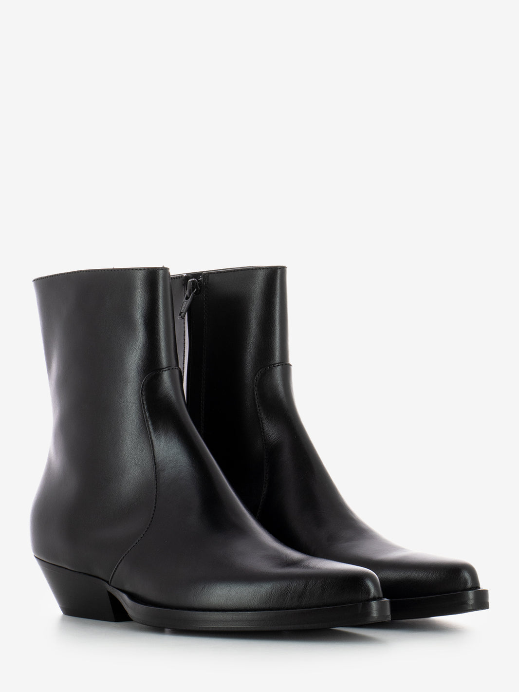 Black leather Texan ankle boots