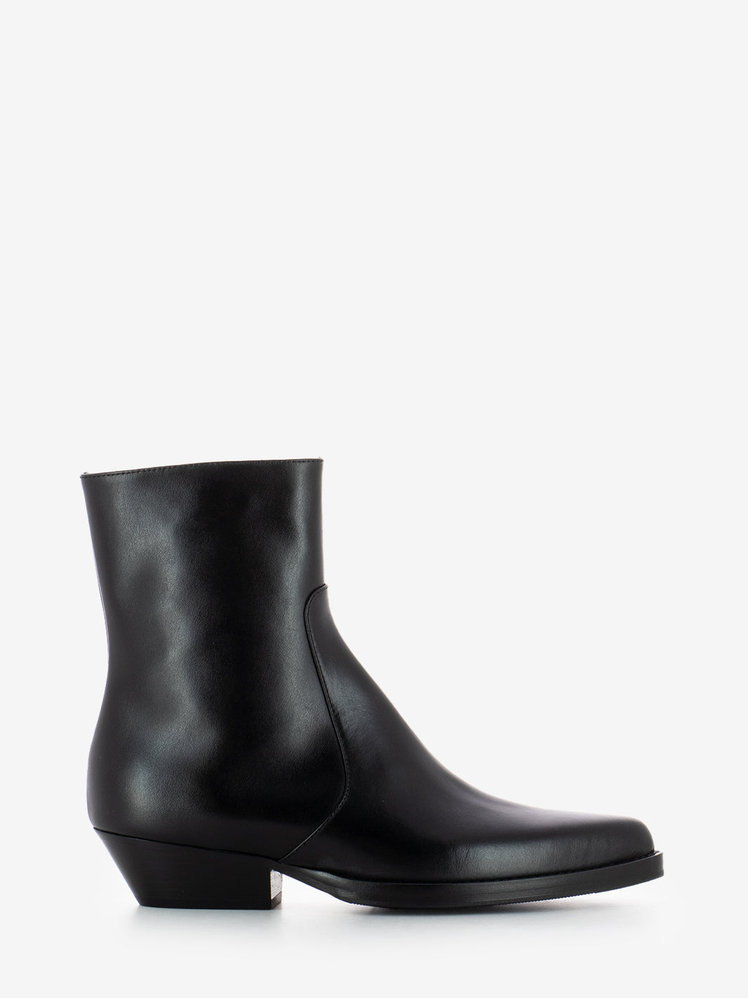 Black leather Texan ankle boots