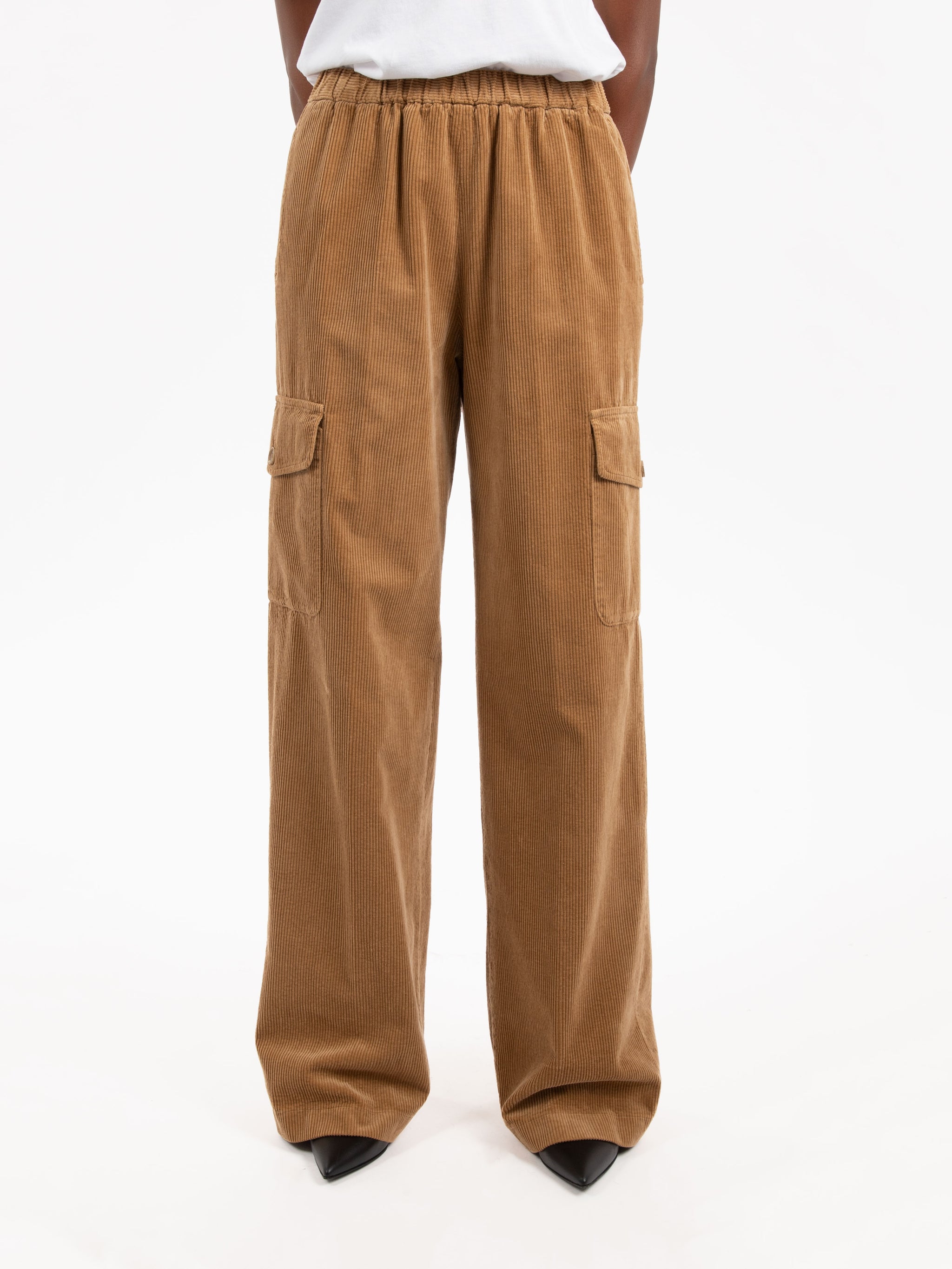 Pantaloni in velluto a coste con tasche cappuccino