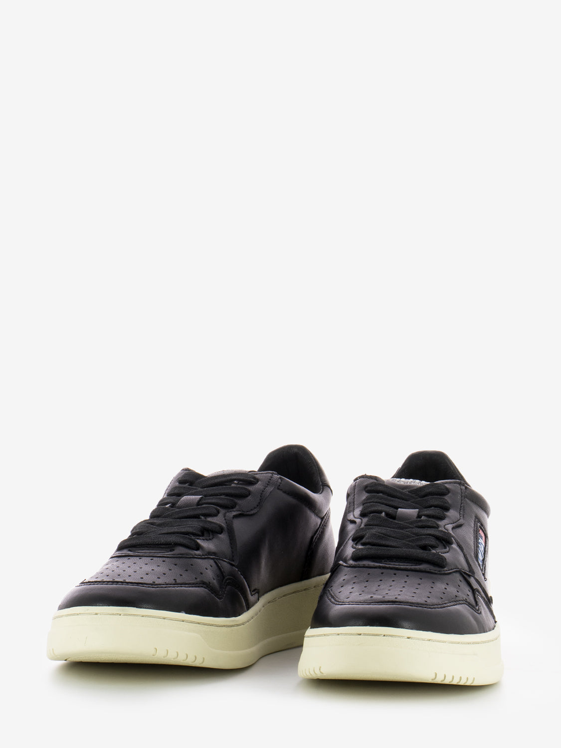 Medalist Low M in black leather