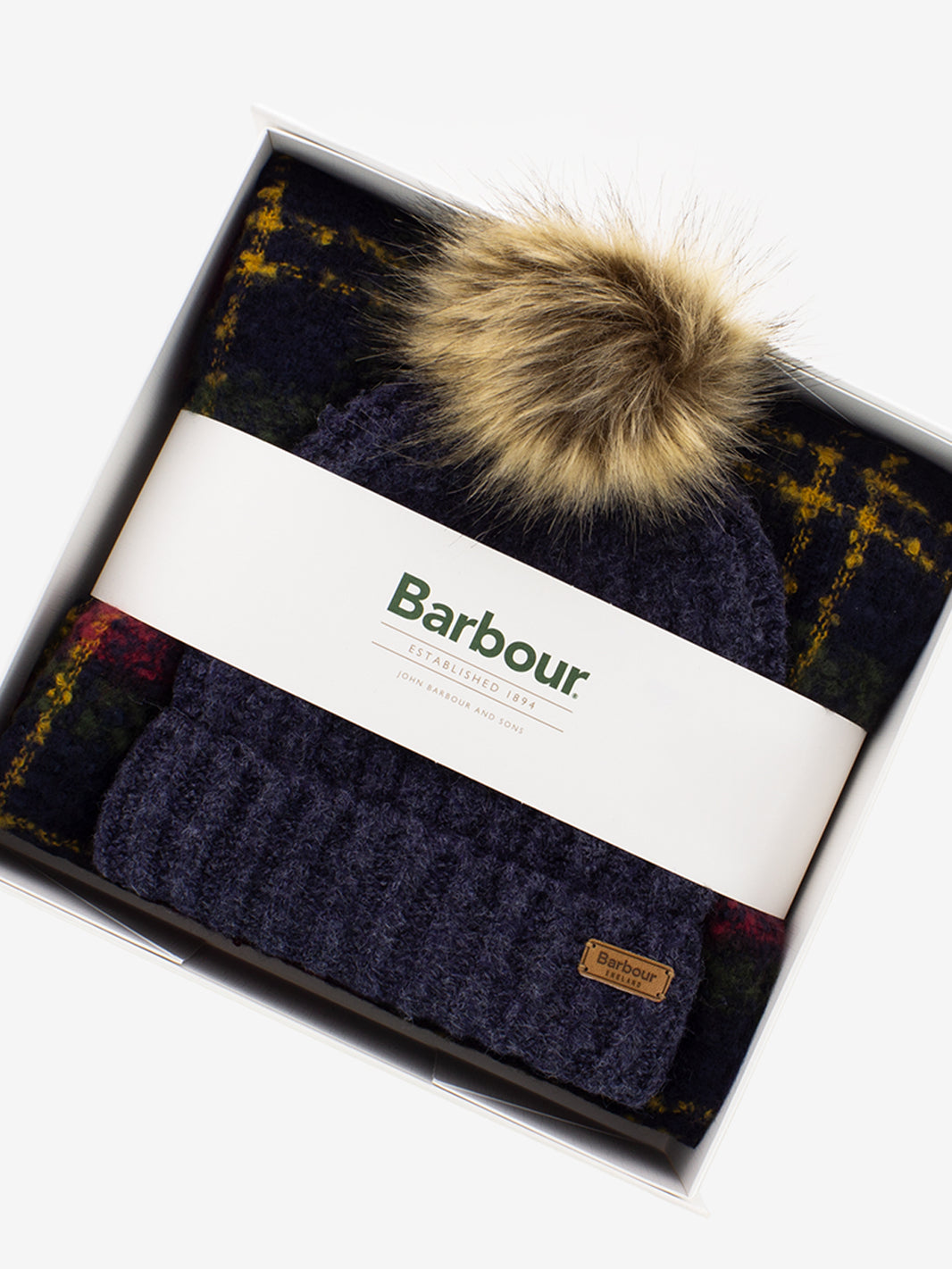 Saltburn beanie & scarf winterberry tartan