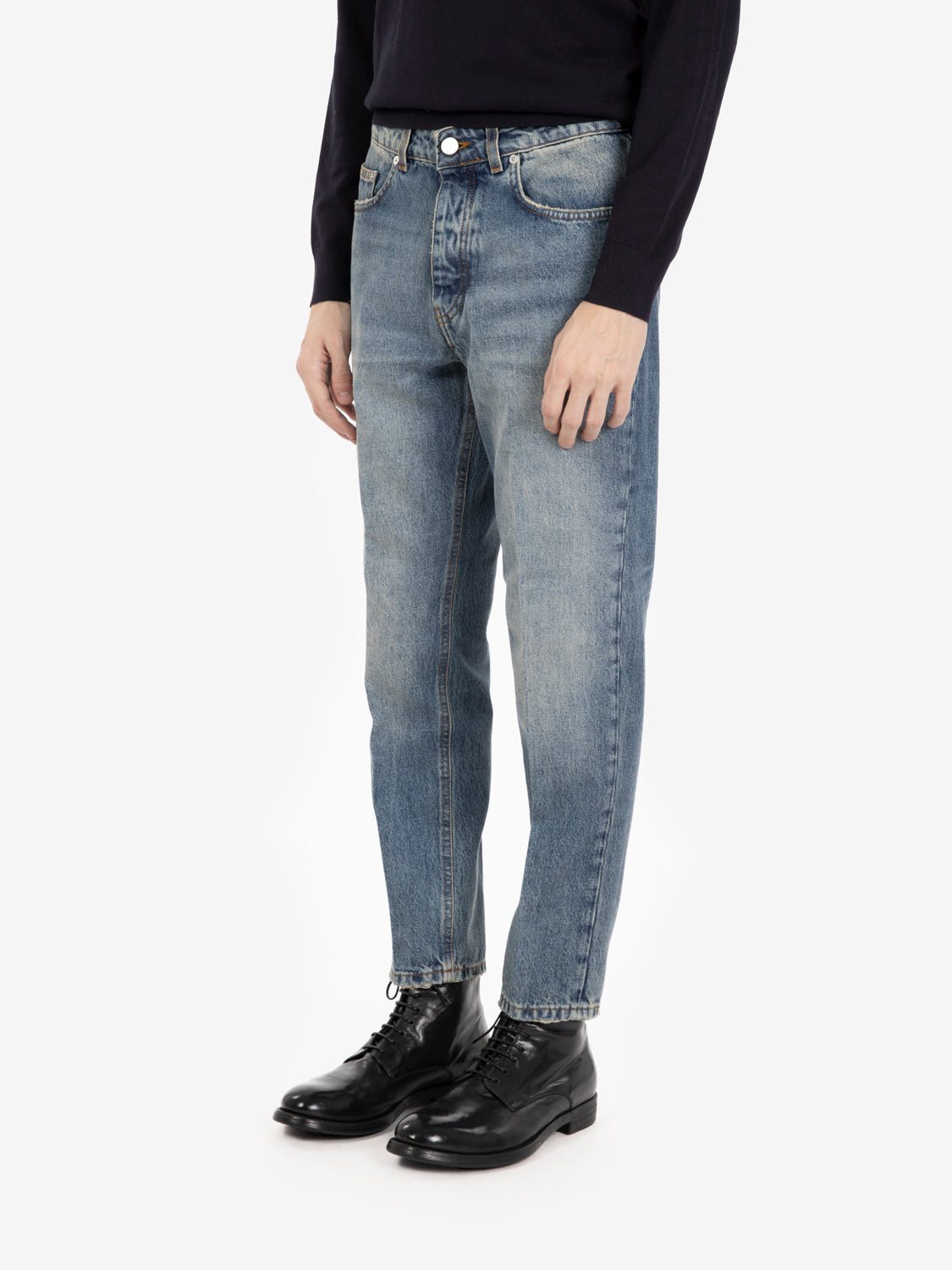 Leonardo shorter light denim jeans