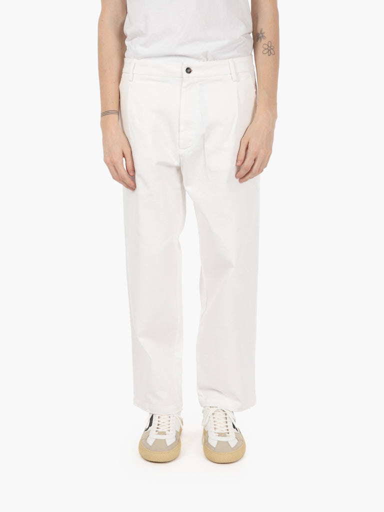 BEAUCOUP - Pantaloni con abrasioni off white