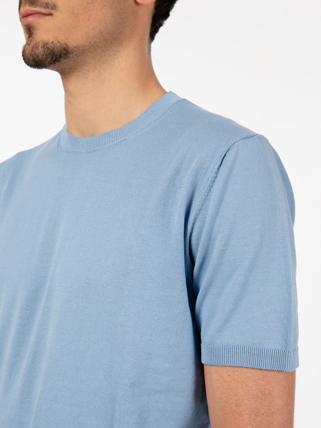 Maglia a maniche corte girocollo basic azzurro