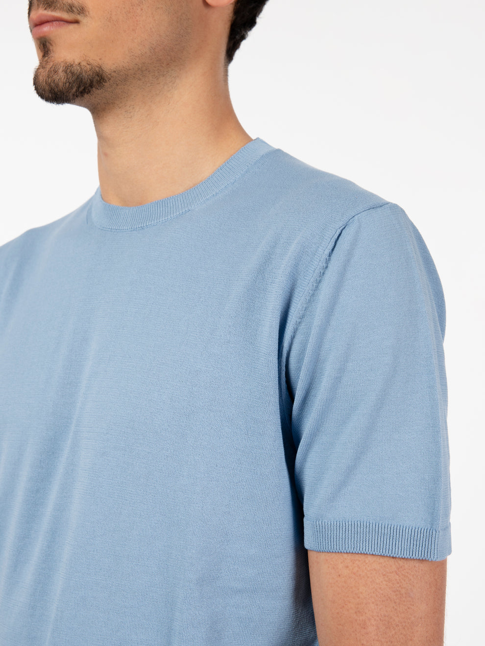 Basic crew neck short sleeve shirt in light blue
