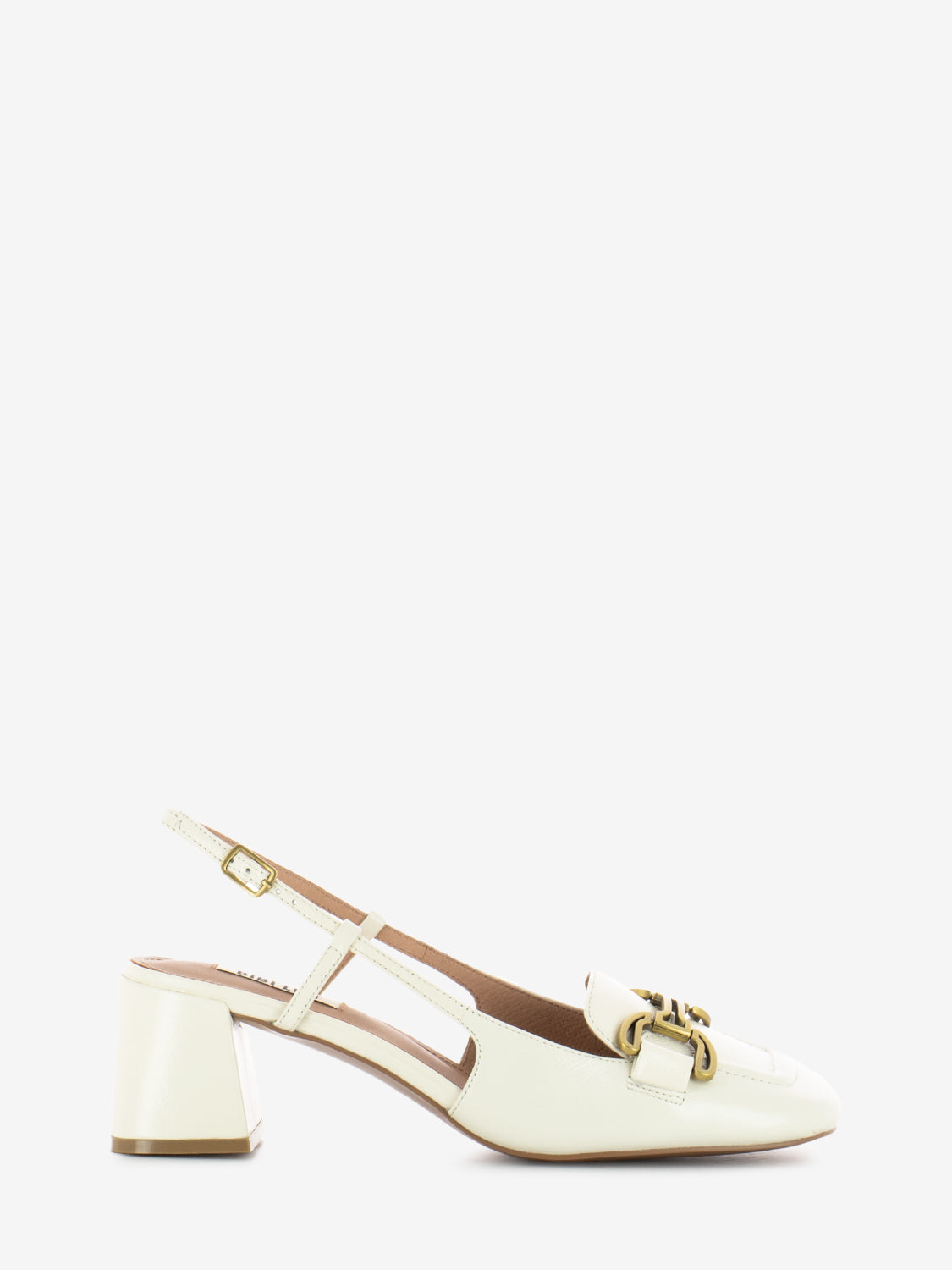 Chanel in leather with white block heel