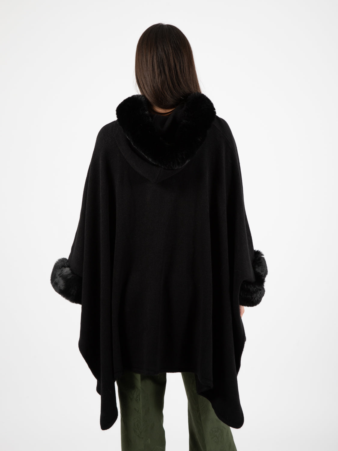 Cappa faux fur nero