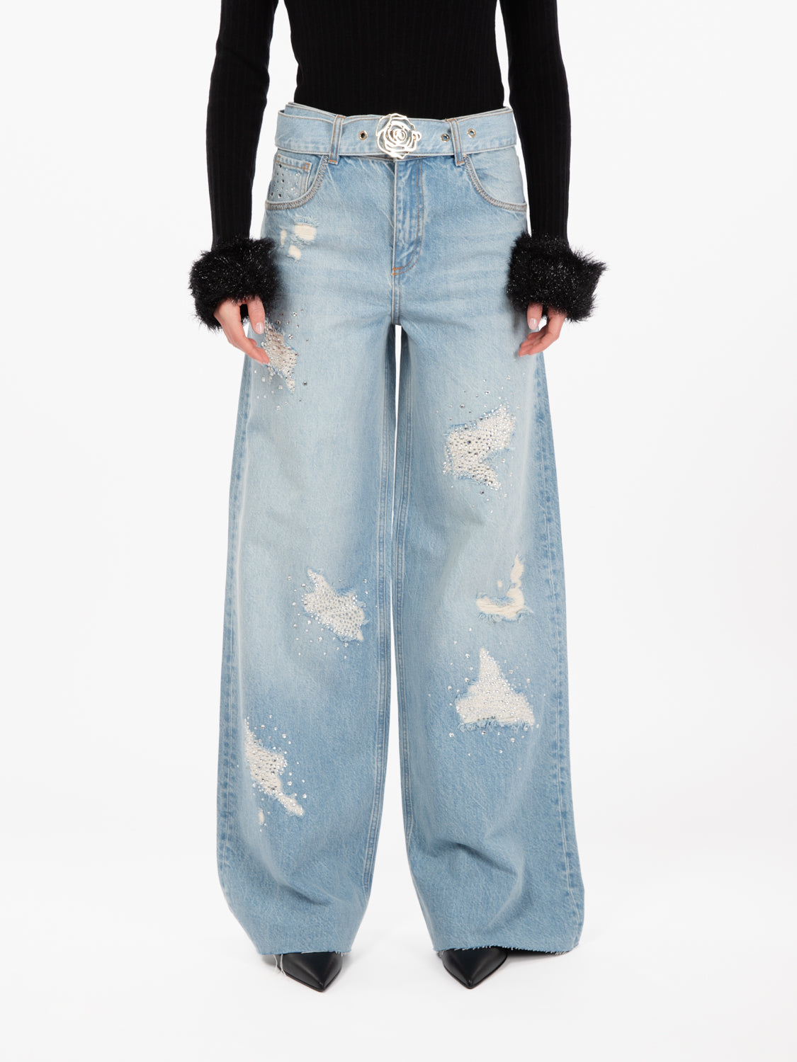 Jeans a gamba ampia con strass azzurro