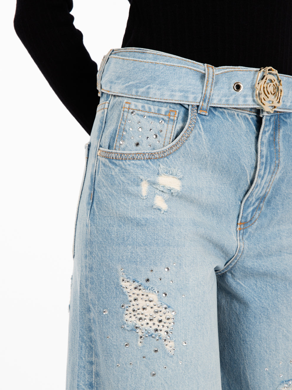Jeans a gamba ampia con strass azzurro