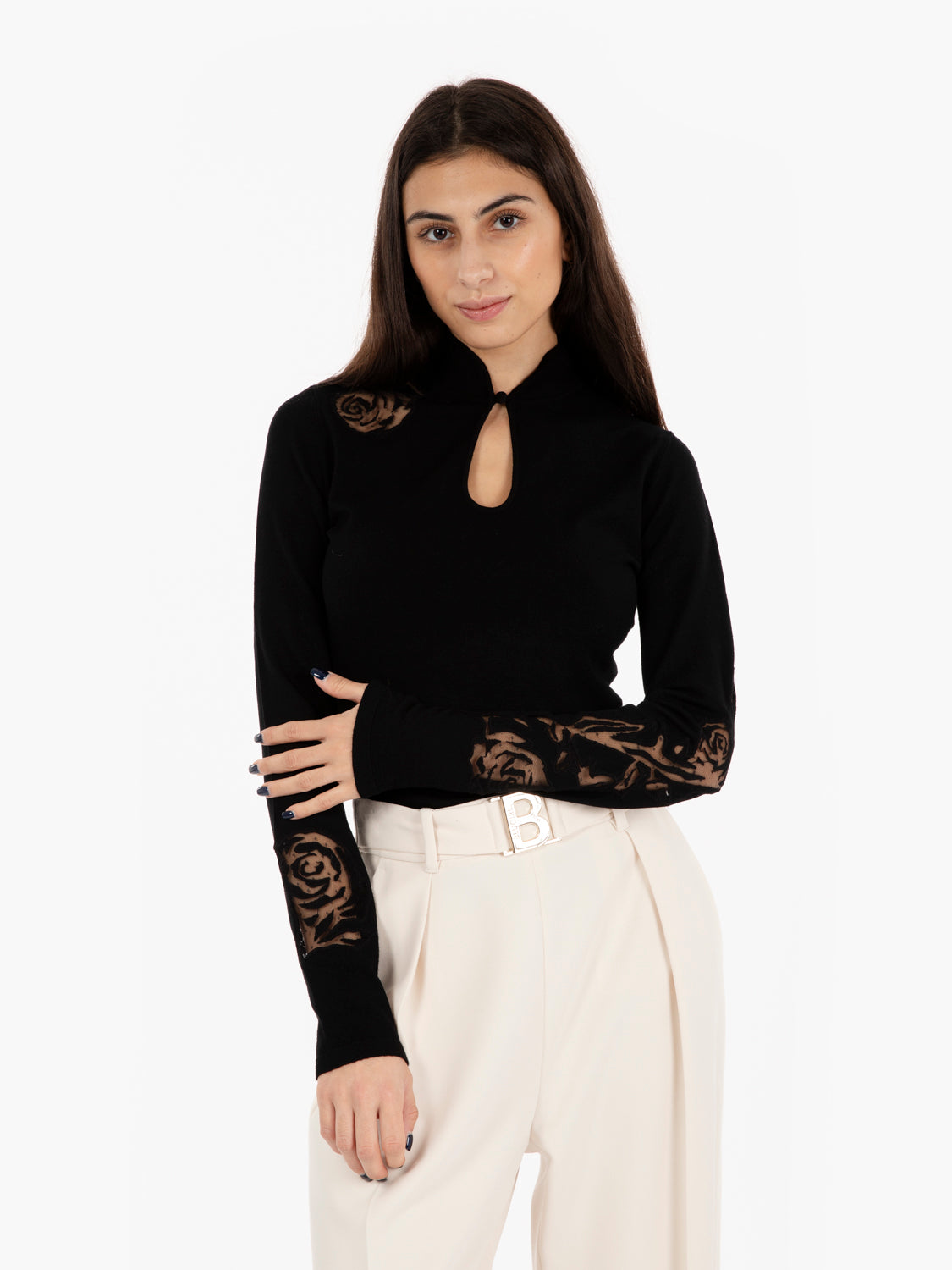 Fitted sweater with black tulle roses