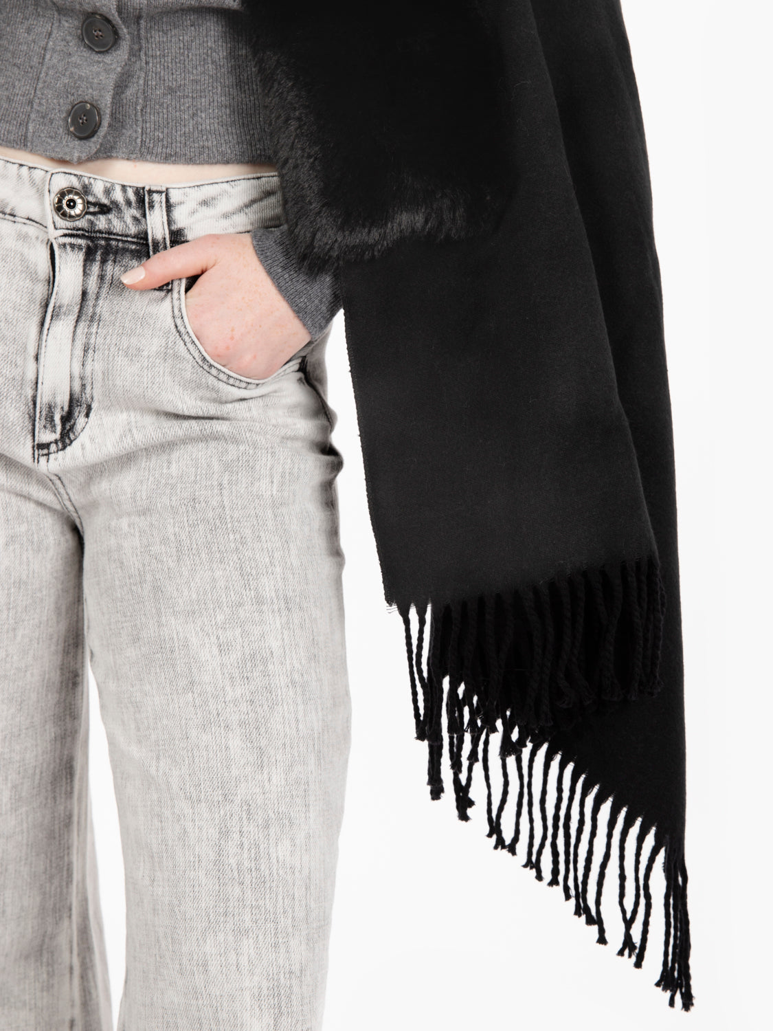 Stole in black fabric and faux fur