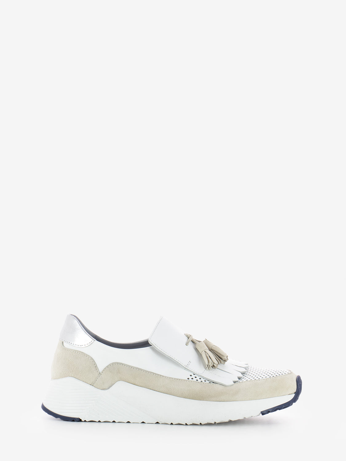 Arena havana / white sneakers