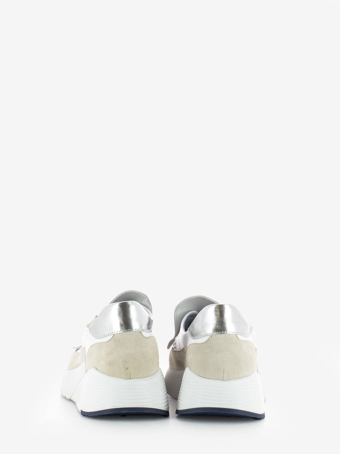 Arena havana / white sneakers