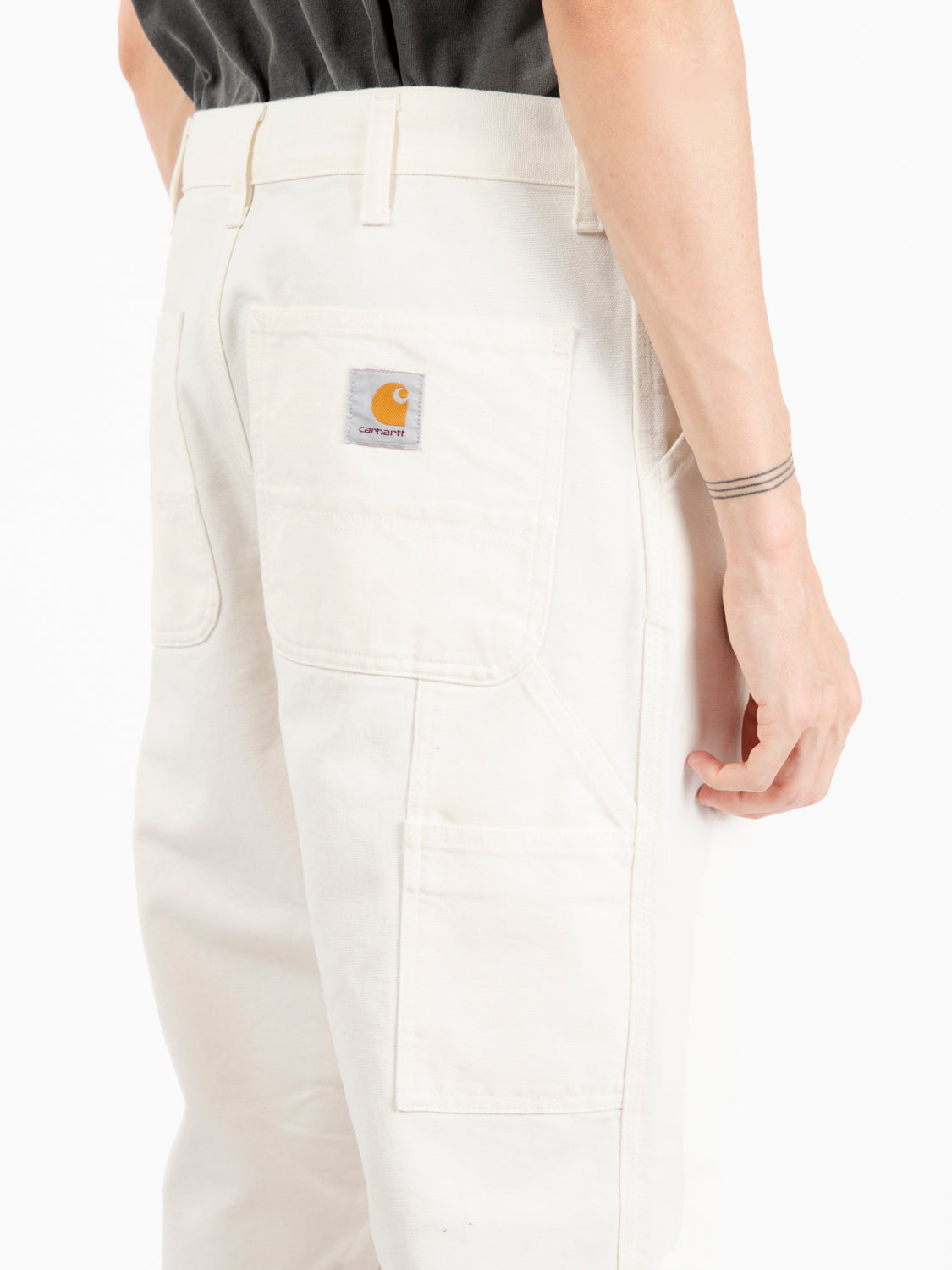 Single knee pant wax