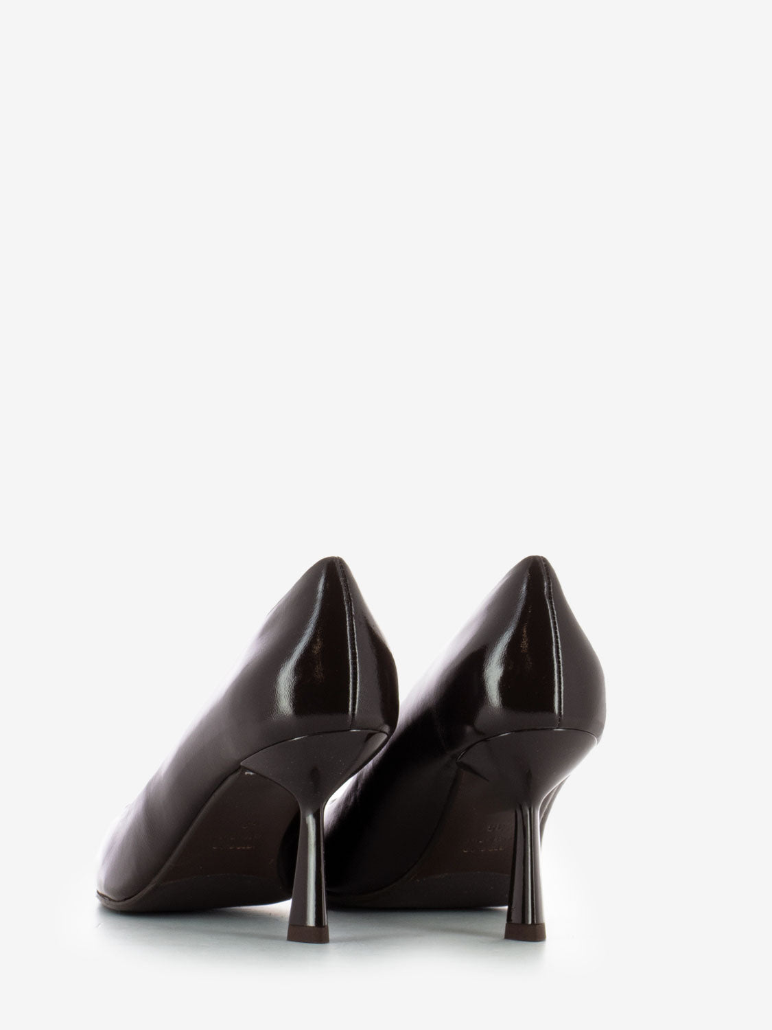 Lia décolleté in dark nappa leather