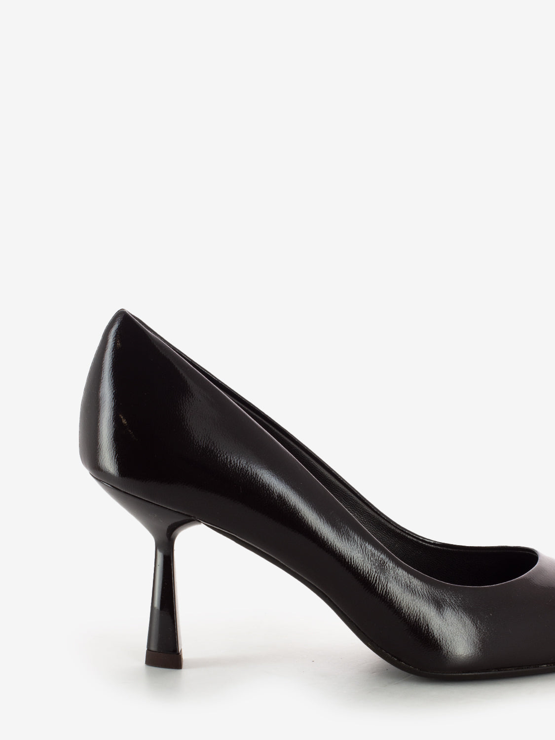Lia décolleté in dark nappa leather