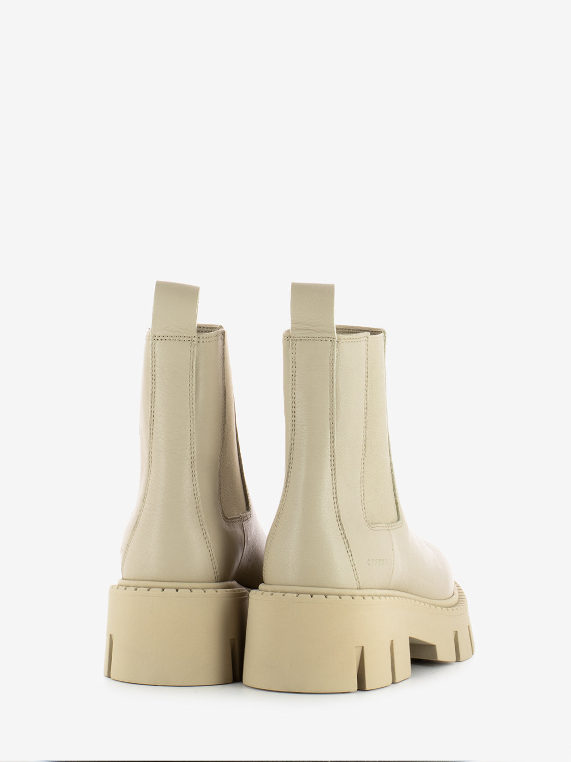 Chelsea boot in beige calfskin