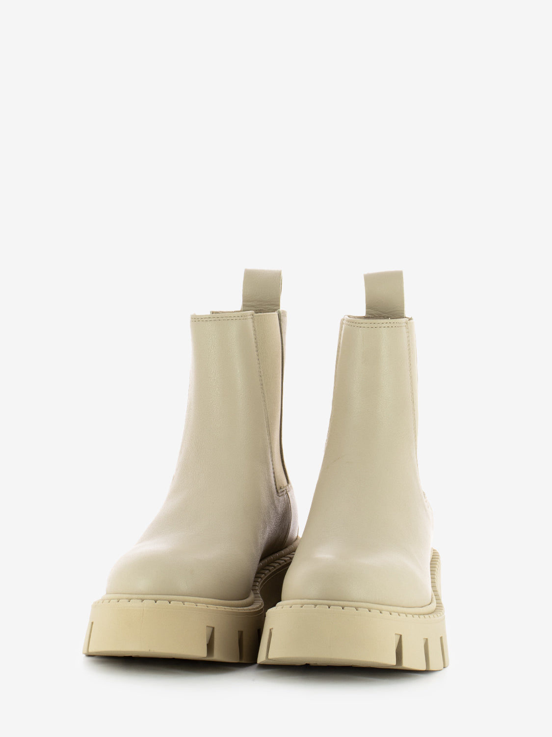 Chelsea boot in beige calfskin
