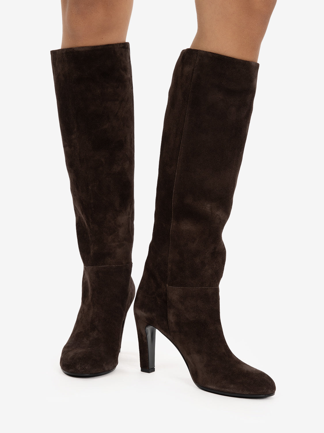 High suede boots in pepper
