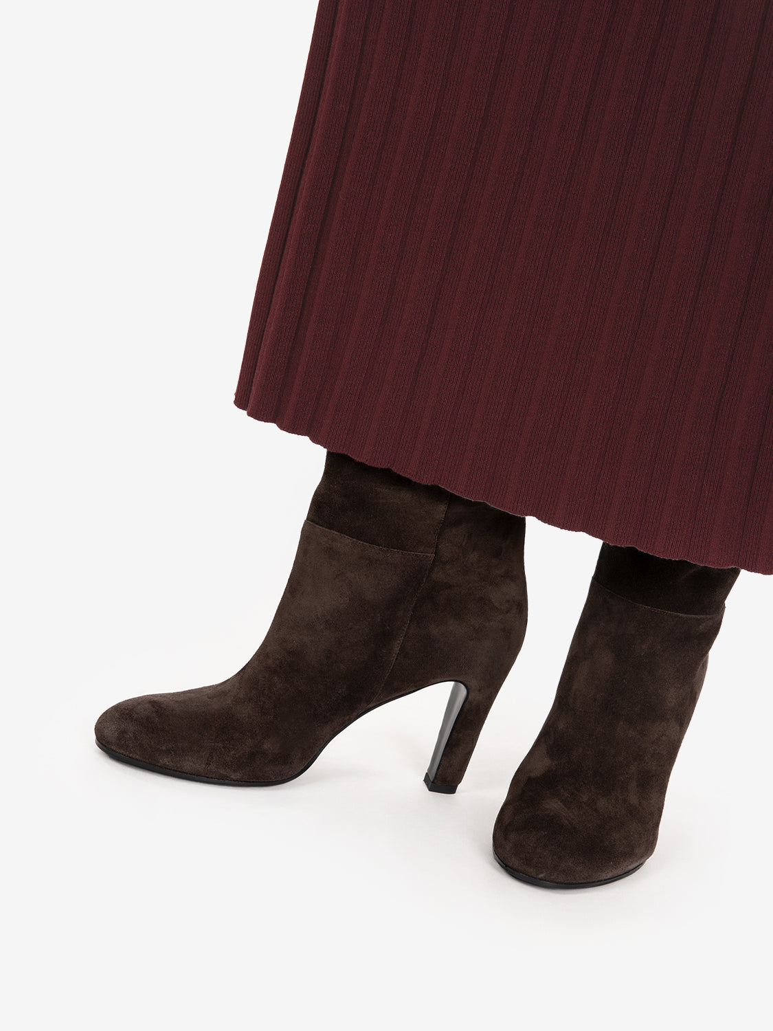 High suede boots in pepper