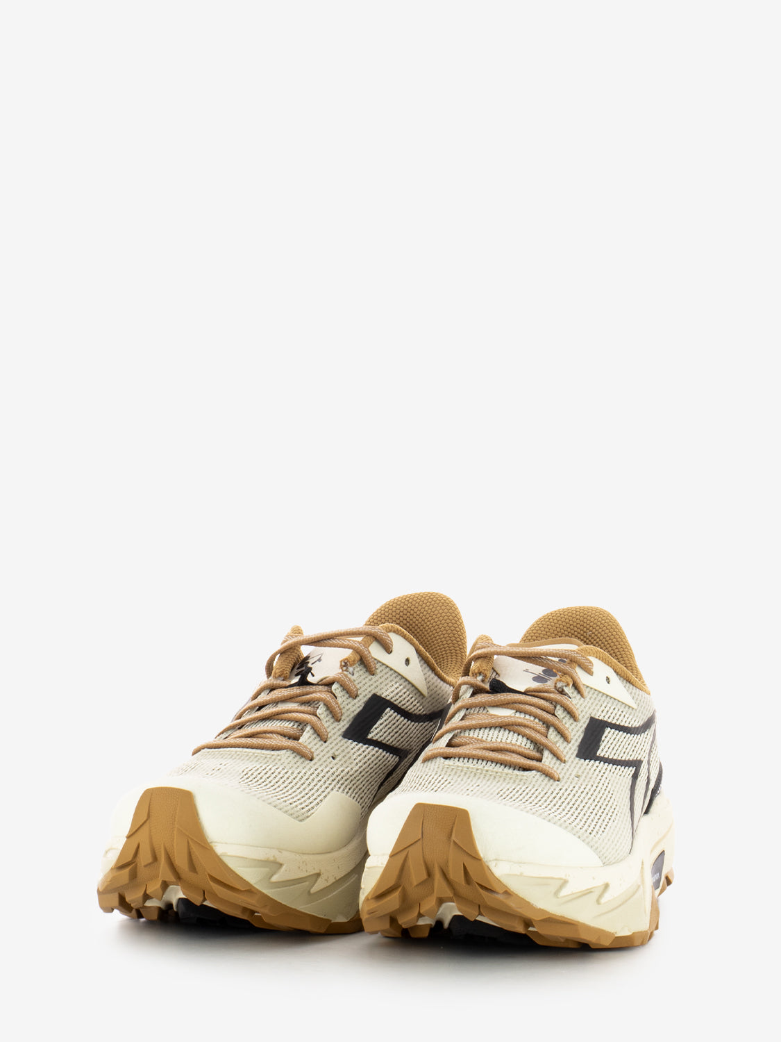 Sestriere XT-2 whisper white / black / biscuit sneakers
