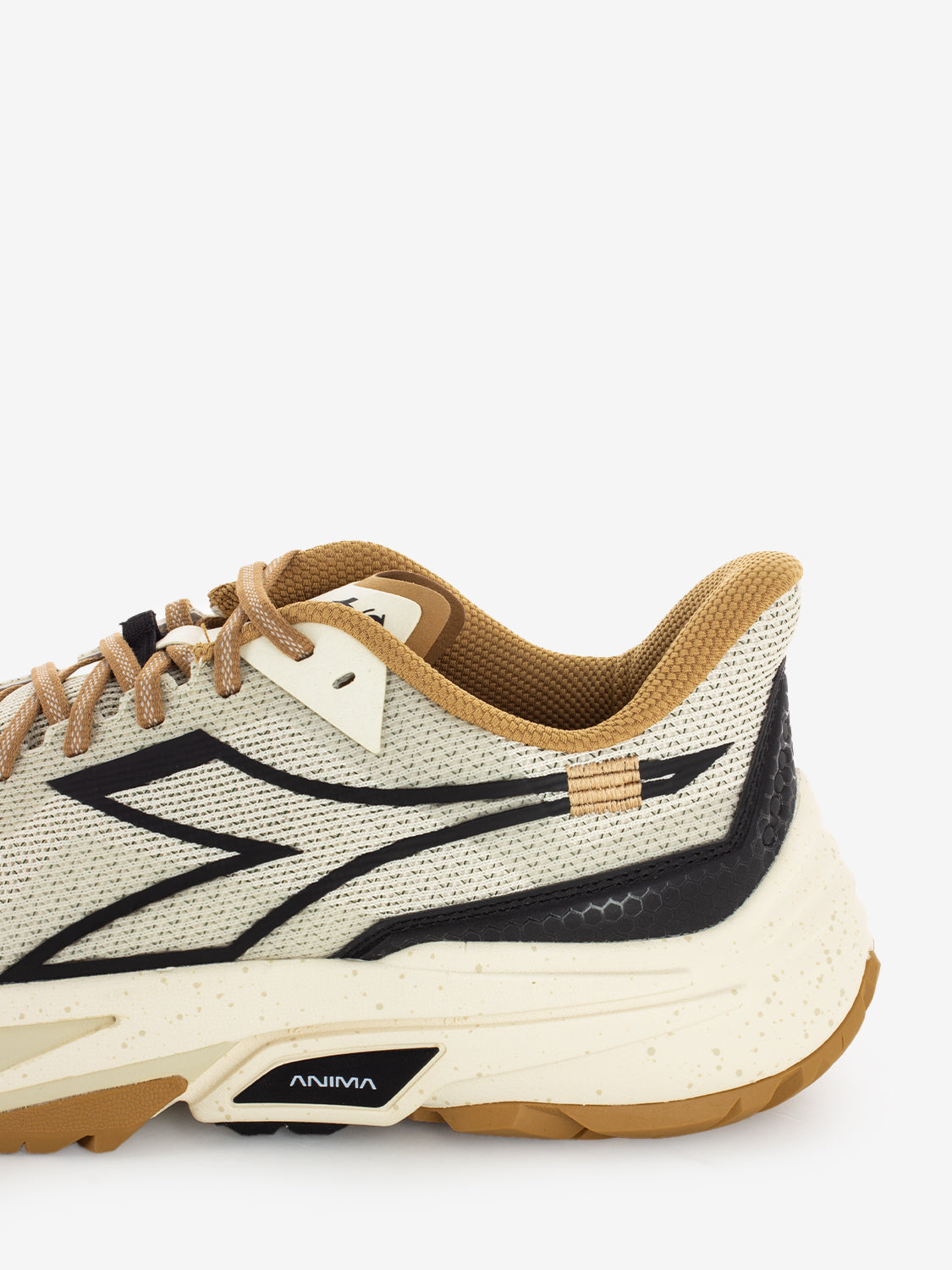 Sestriere XT-2 whisper white / black / biscuit sneakers