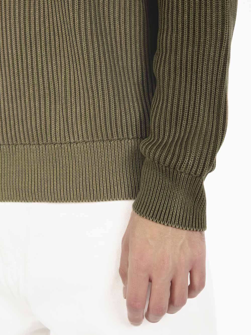 Crew Neck acid wash dark green