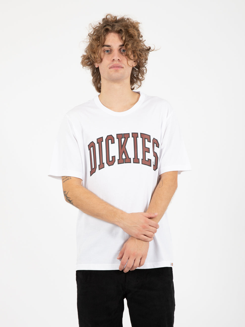 Aitkin tee white / fired brick