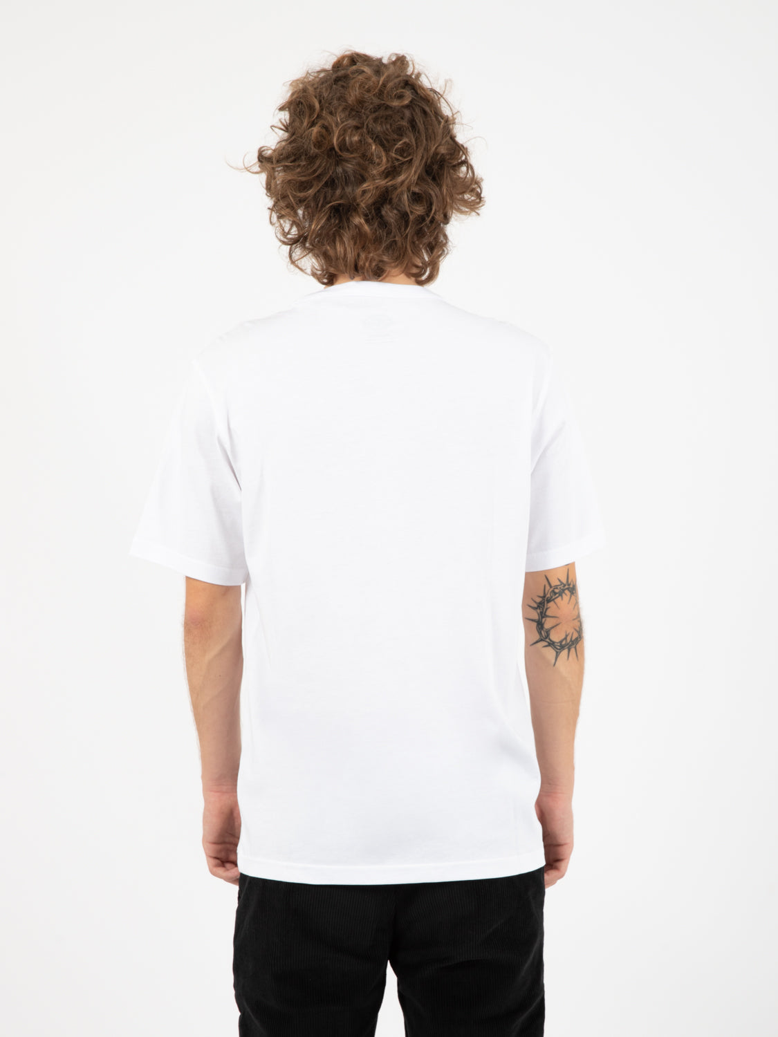Aitkin tee white / fired brick