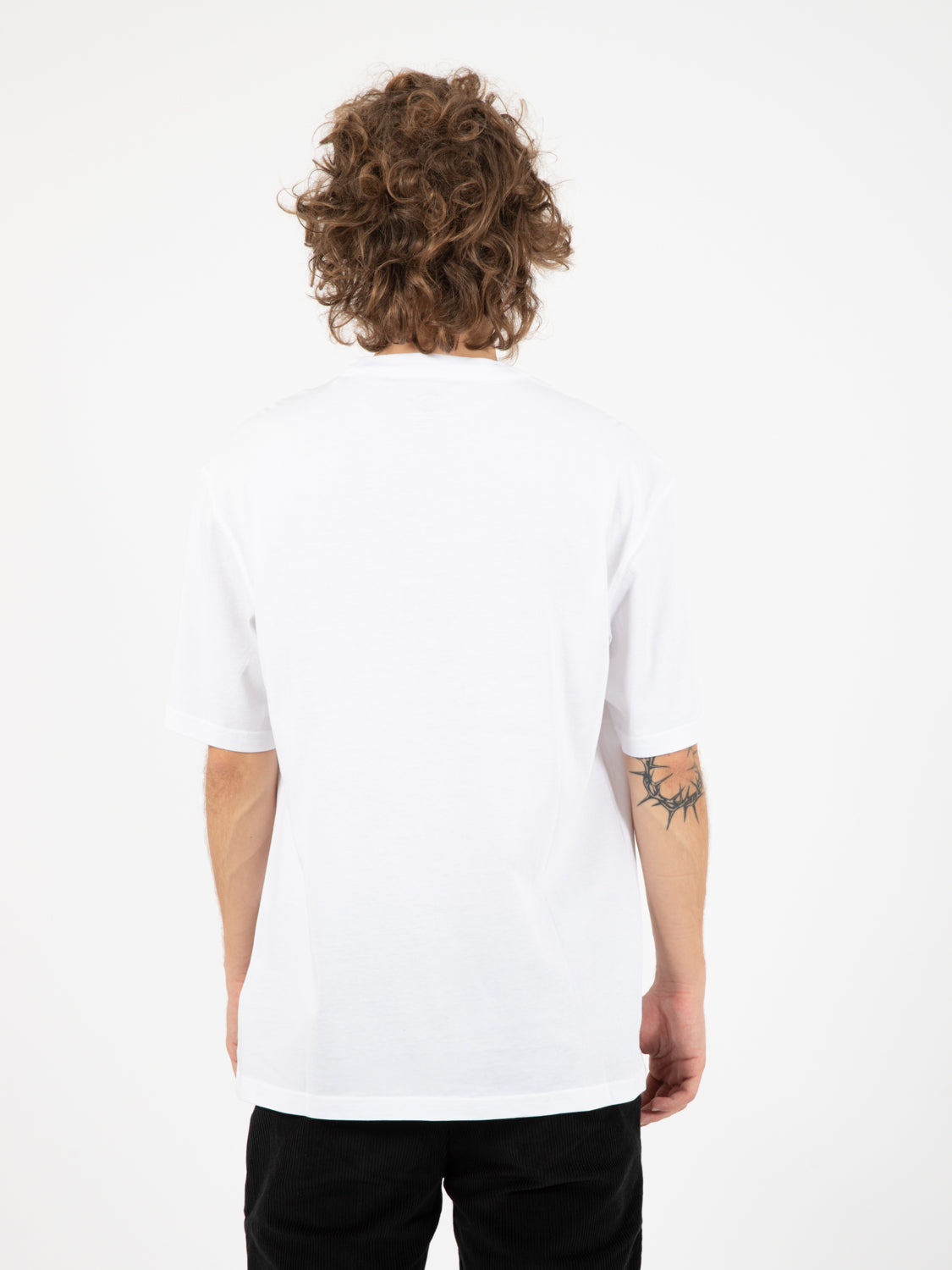 Aitkin white / fired brick t-shirt