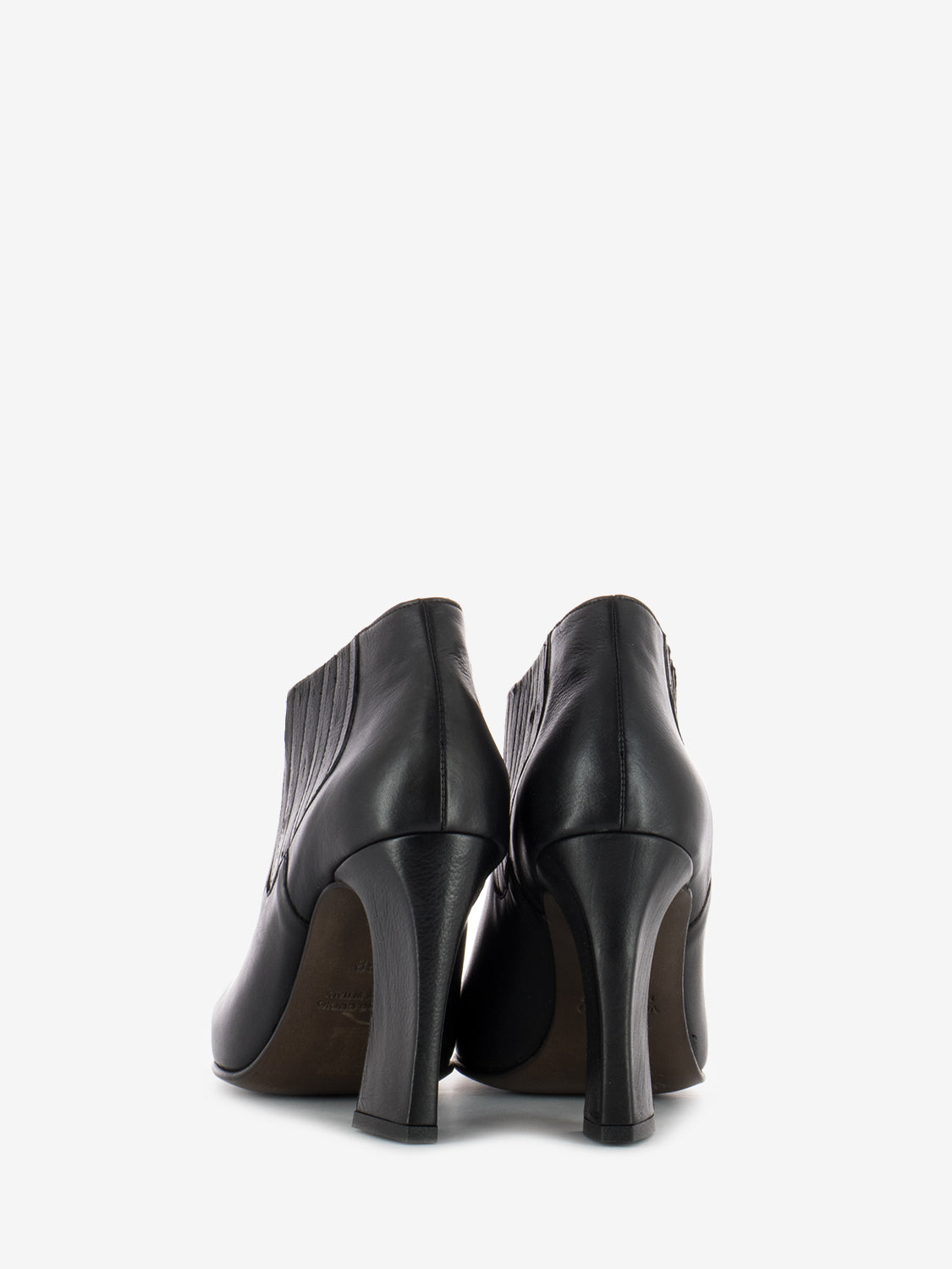 Tronchetti bassi con tacco in pelle nero