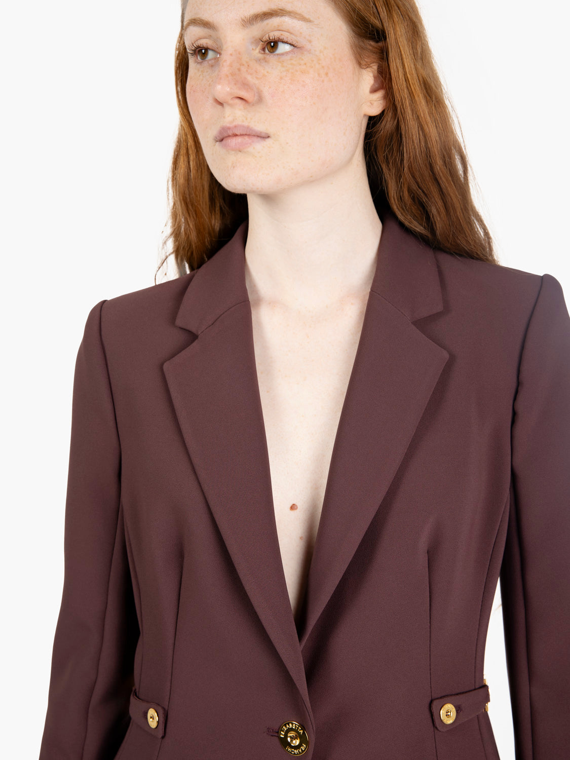 Blazer in crêpe con dettaglio gioiello merlot