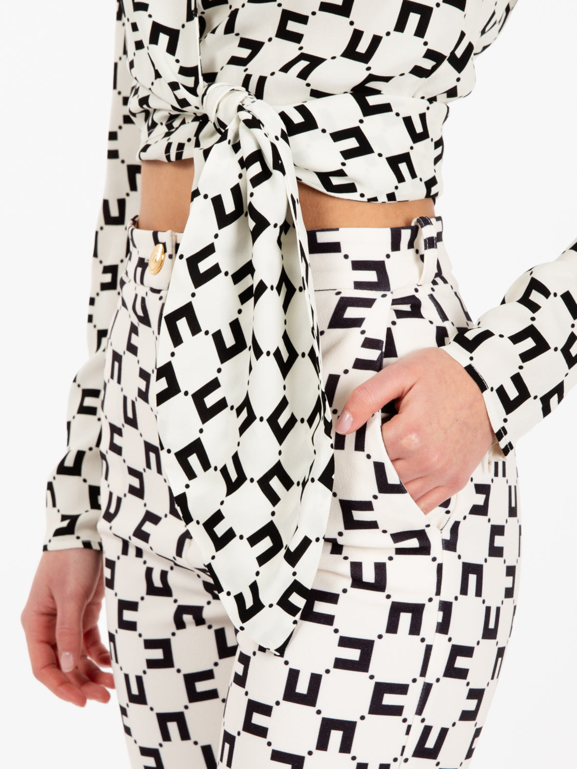 Camicia cropped con nodo burro / nero